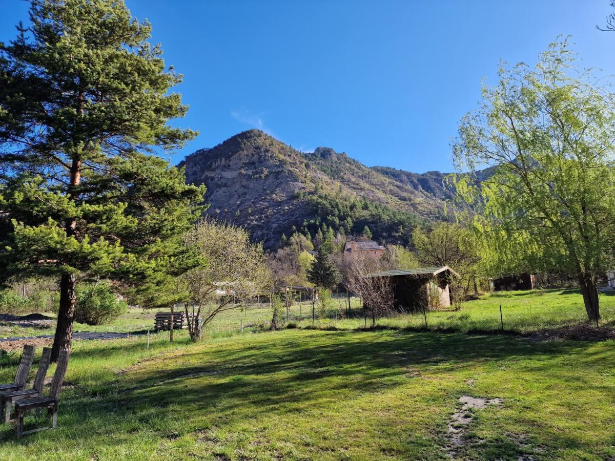Chambre Aux Gorges De Daluis Guillaumes Exterior photo