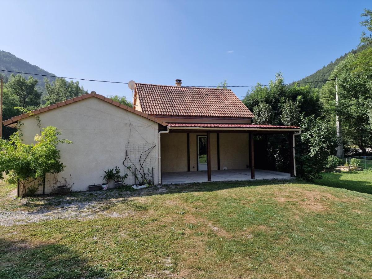 Chambre Aux Gorges De Daluis Guillaumes Exterior photo